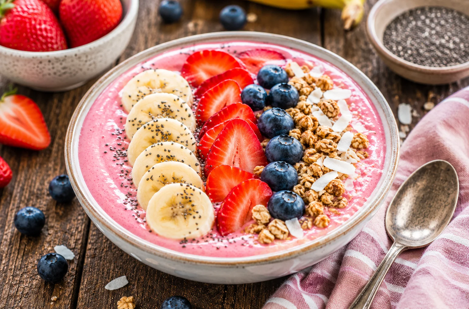 Strawberry Banana Smoothie Bowl